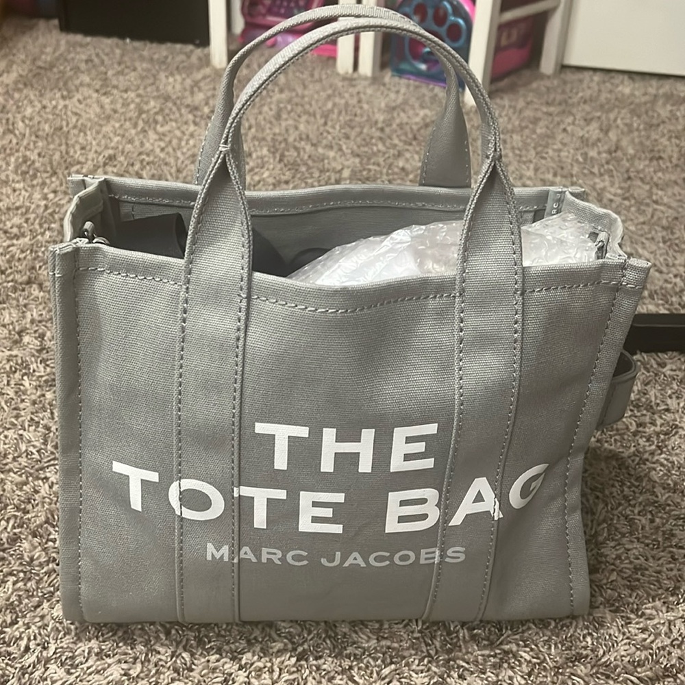 Marc Jacob’s mm canvas tote